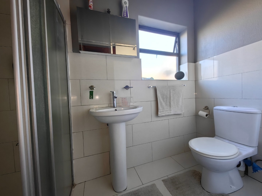 8 Bedroom Property for Sale in Belgravia Western Cape